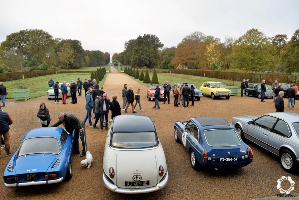 Rassemblement Auto de collection, d'ancienne, de prestige et de course au chateau de pignerolle